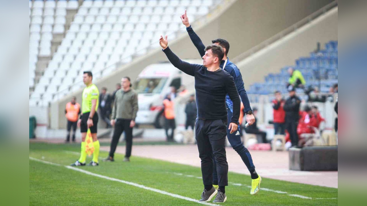 Antalyaspor, Hatayspor'u İlk Yarıda Geçti