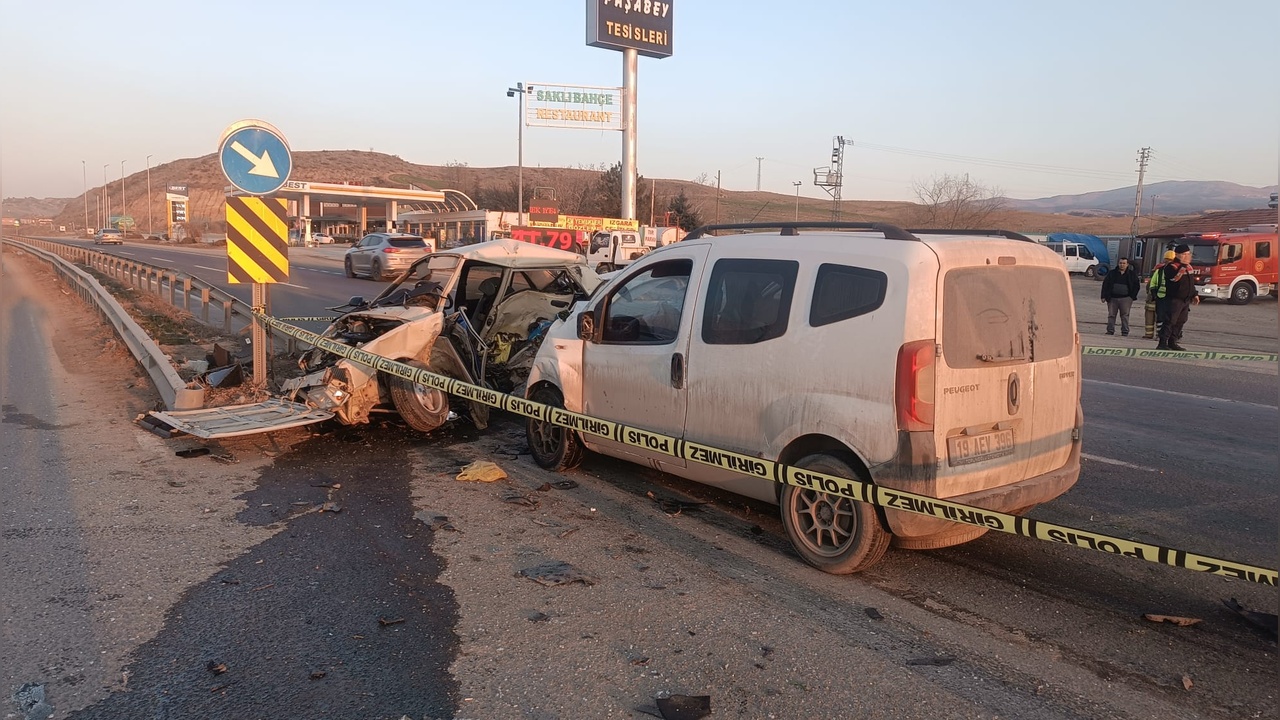 Kırıkkale'de Trafik Kazası: İki Kişi Hayatını Kaybetti