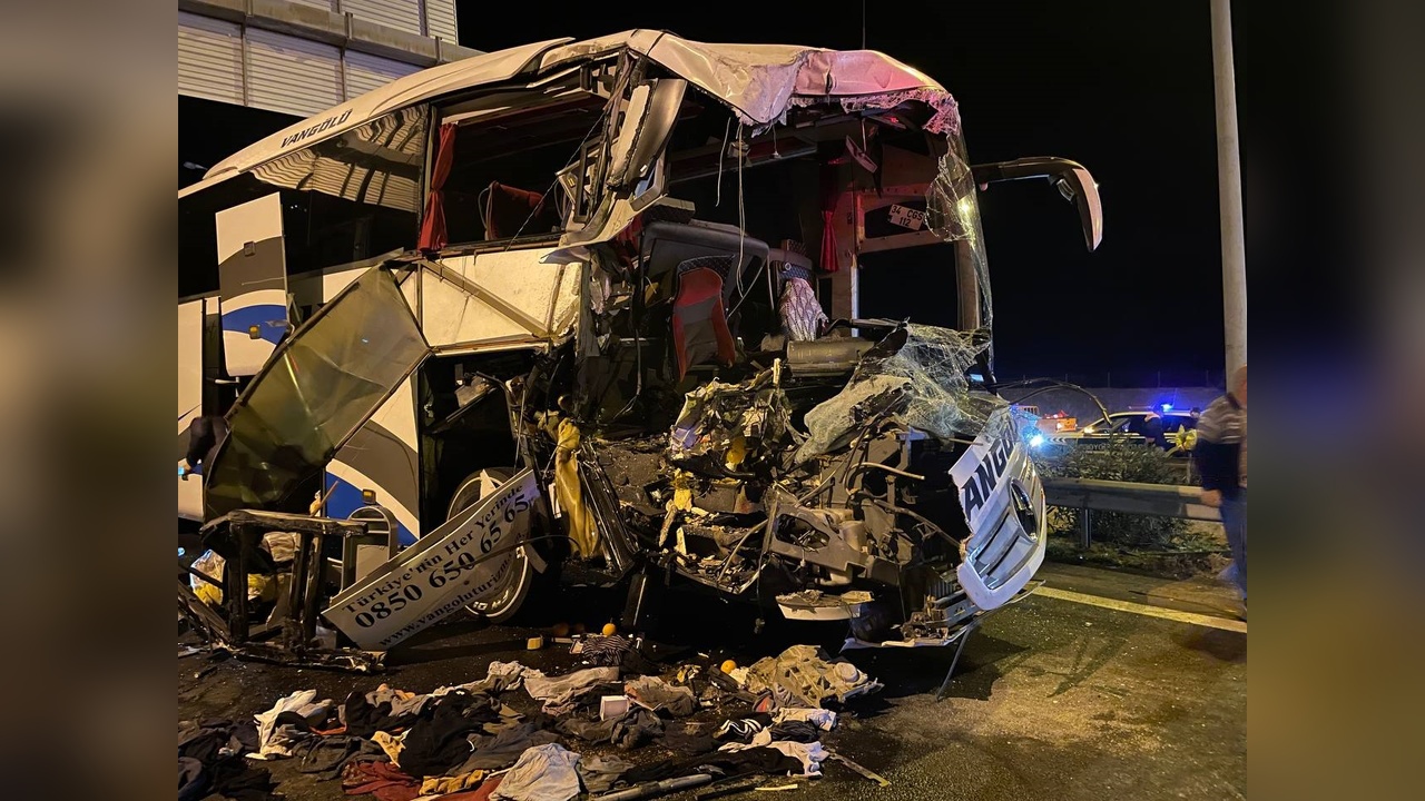 Gaziantep'te Zincirleme Kaza: 1 Ölü, 19 Yaralı