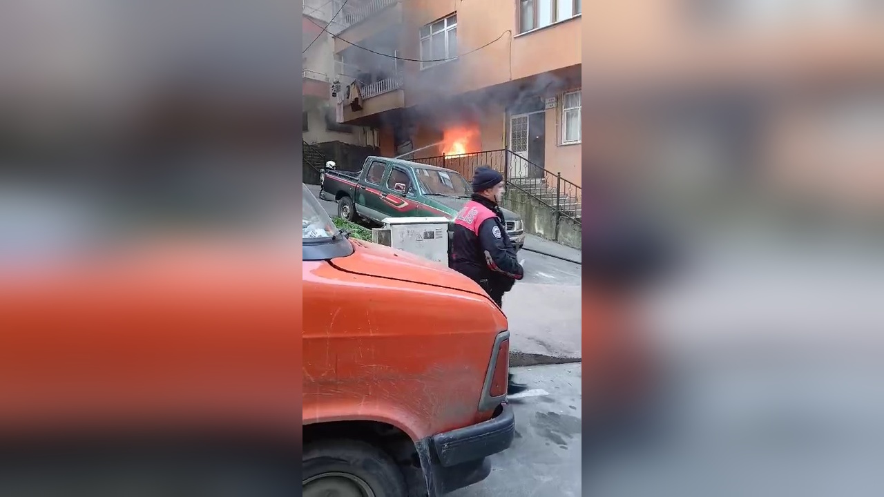 Boş Dairede Yangın Çıktı, İtfaiye Ekipleri Müdahale Etti
