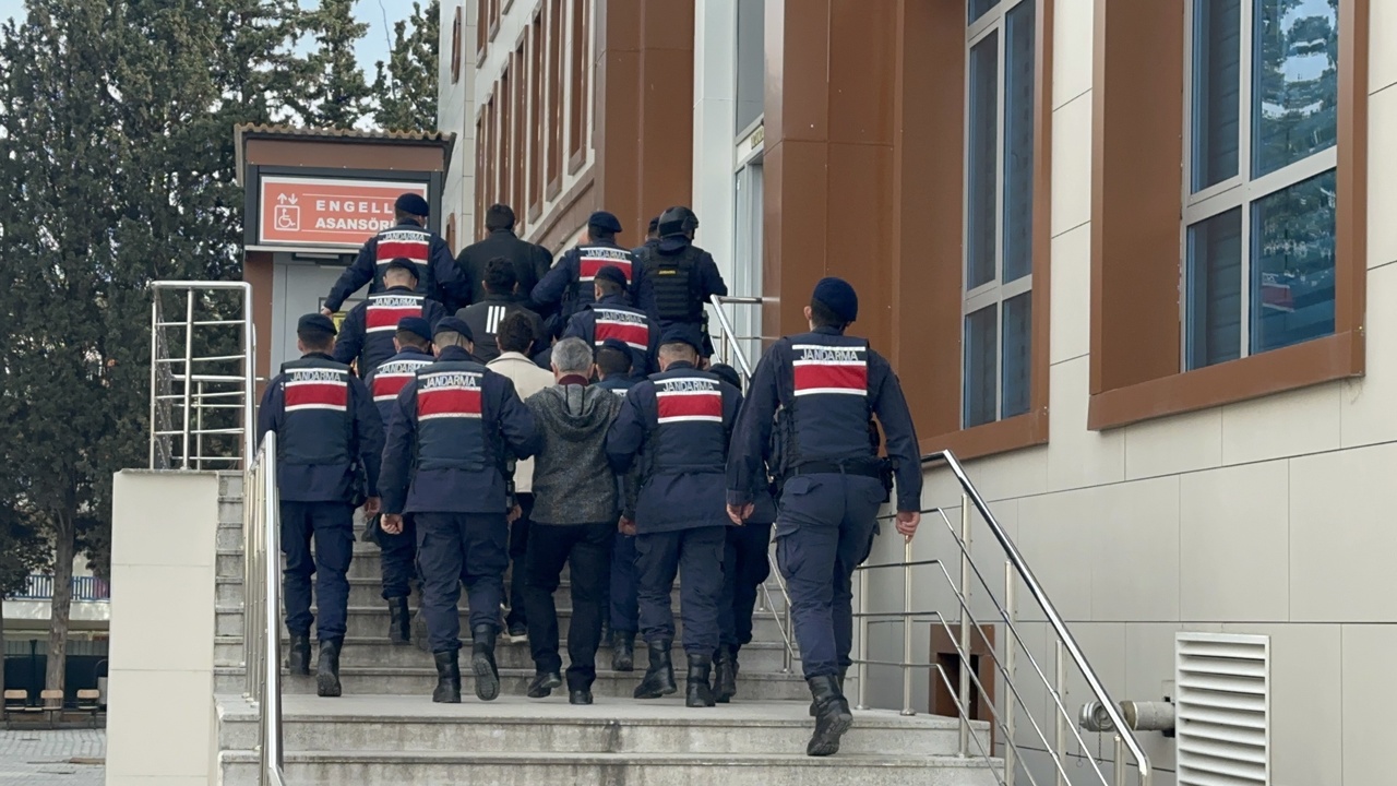 Yalova'da İçme Suyunda Köpüklenme Olayı: Beş Şüpheli Adliyeye Sevk Edildi