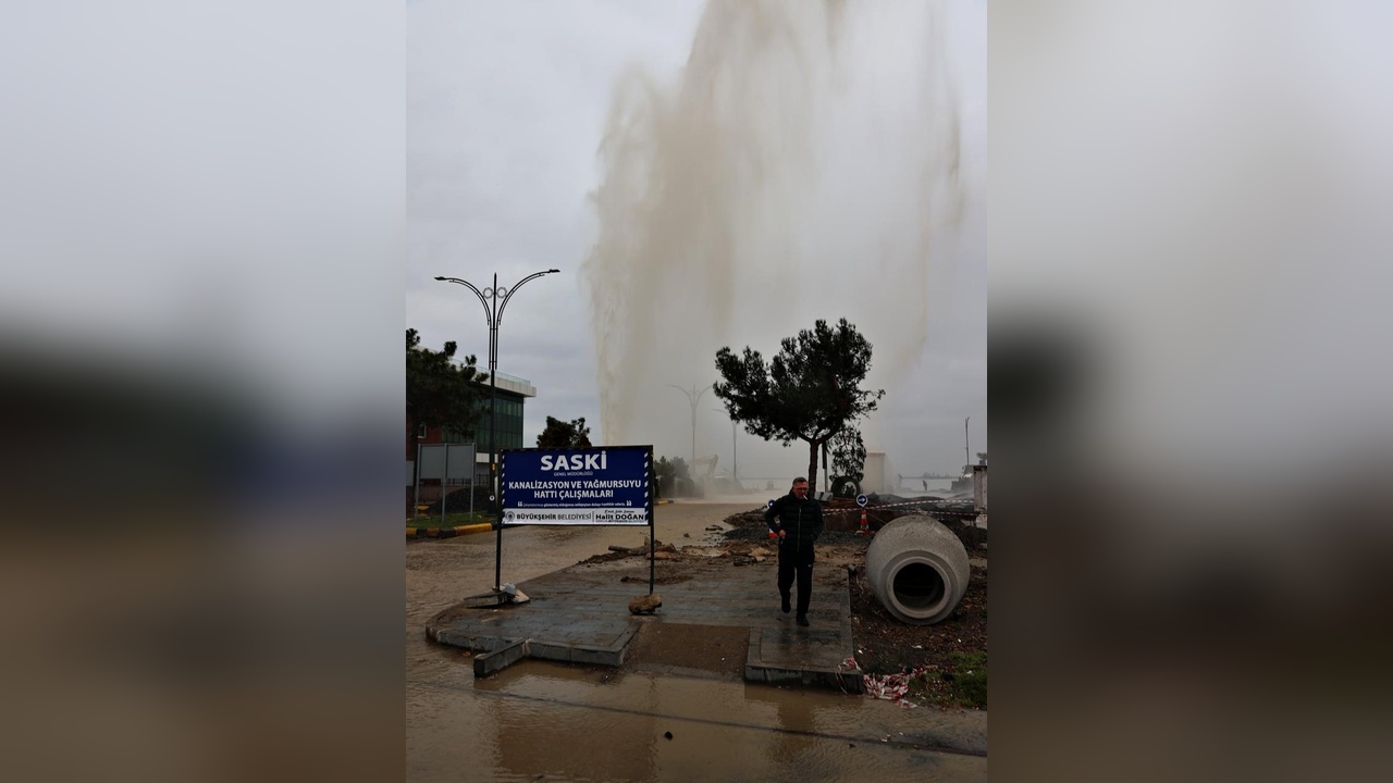 Samsun'da Su İsale Hattında Patlama: Tazyikli Su Yüksekliğe Fırladı
