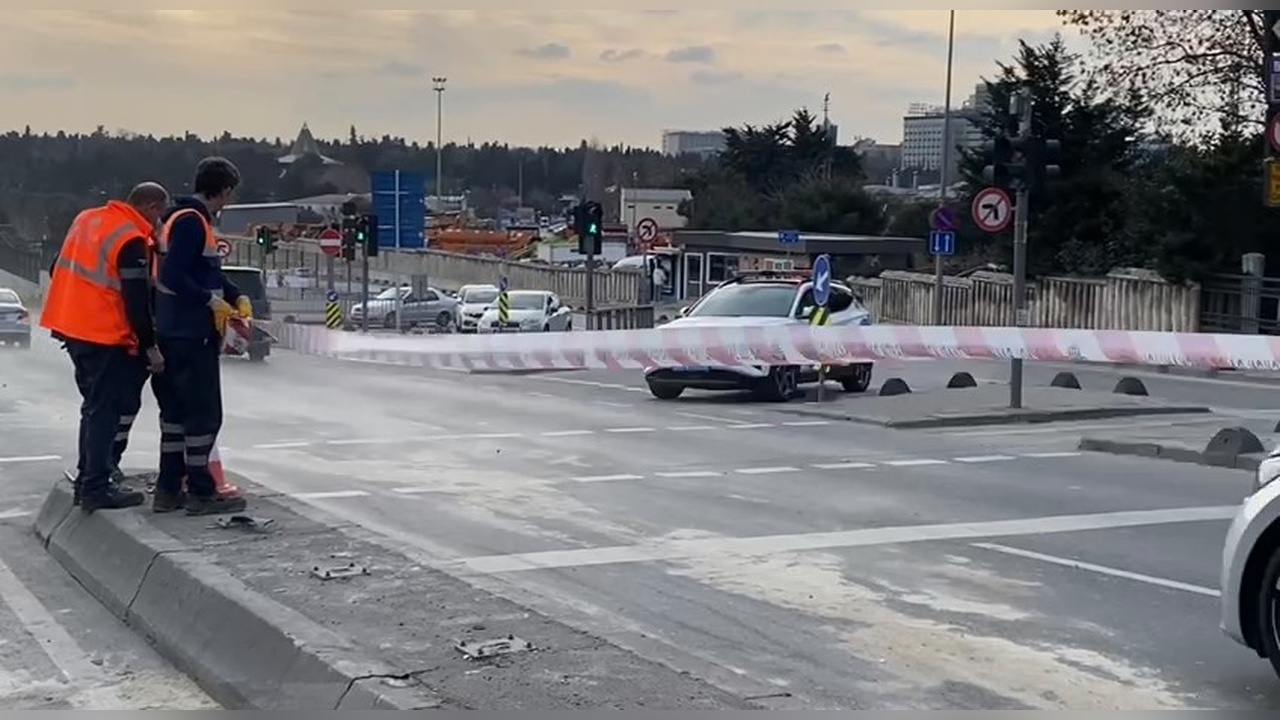 Eyüpsultan'da Minibüs Kazası: Şoför Ağır Yaralı