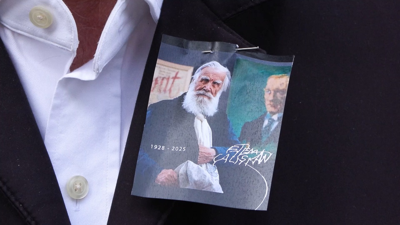 Kaligrafi Ustası Ethem Çalışkan, İstanbul'da Son Yolculuğuna Uğurlandı