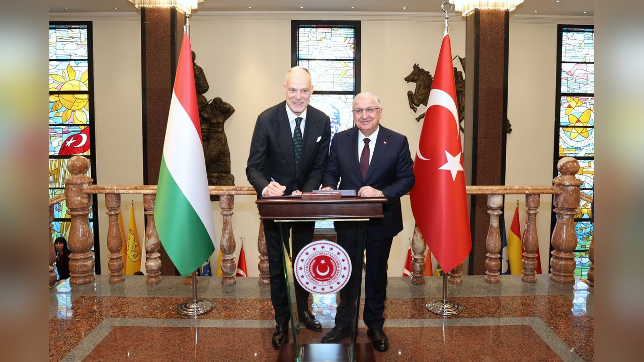 Bakan Güler ve Macar Mevkidaşı Bobrovniczky'den Önemli Görüşme