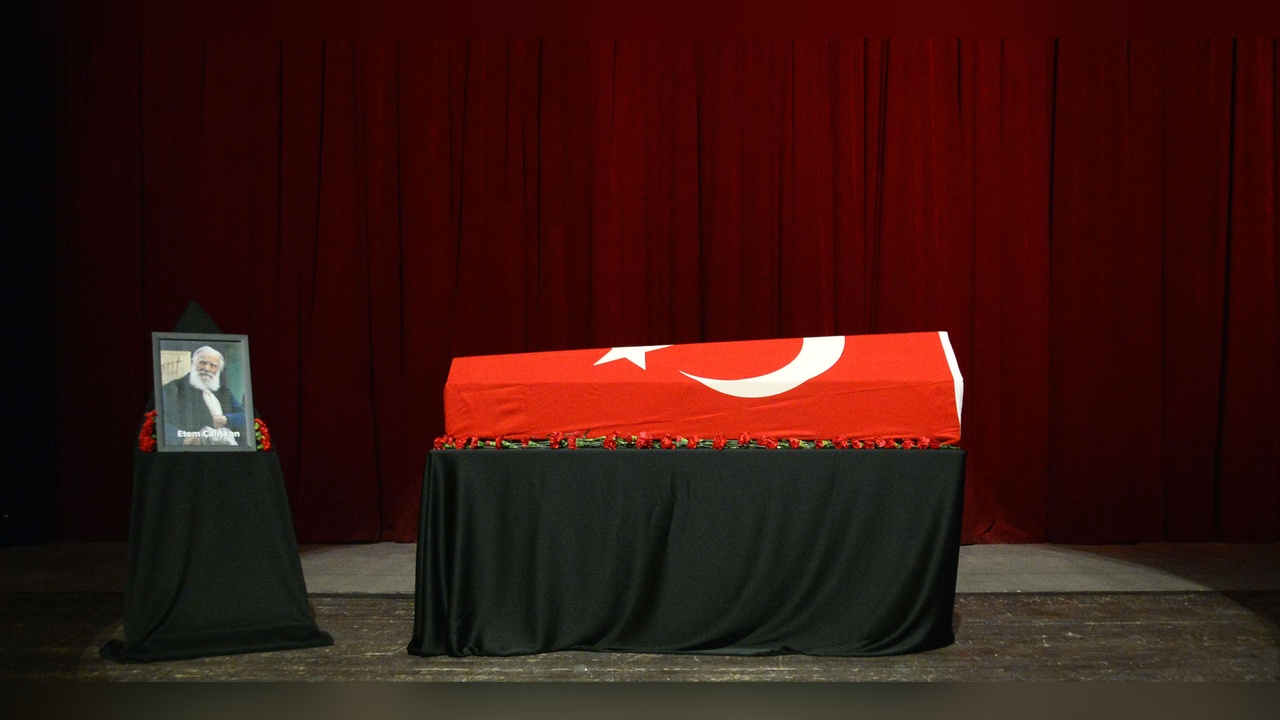 Mersin'de Kaligrafi Ustası Etem Çalışkan Anıldı