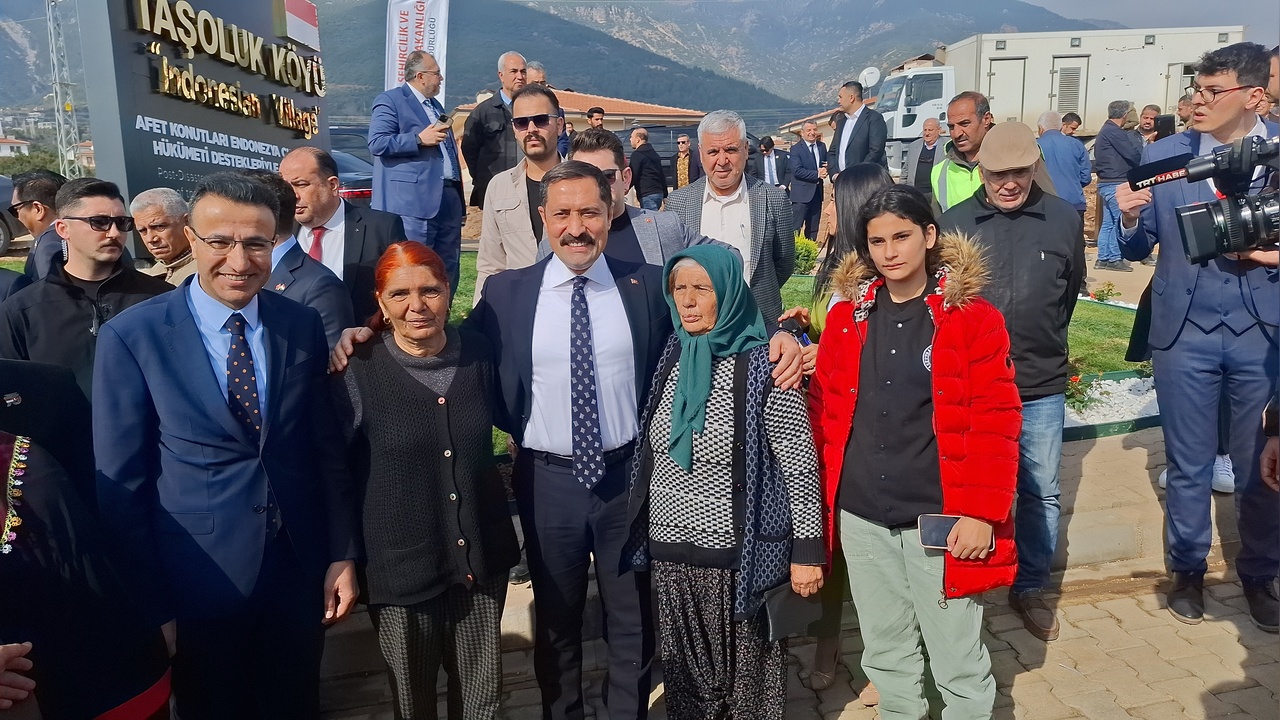 Hatay'da Depremzedelere Yönelik Endonezya Köyü Törenle Açıldı