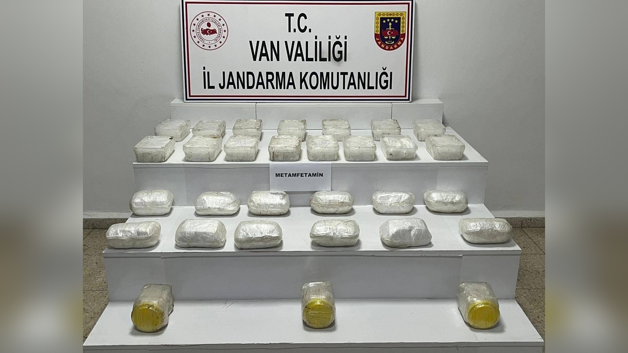 Van'da Uyuşturucu Operasyonları Sonuç Verdi: 243 Kilo Ele Geçirildi