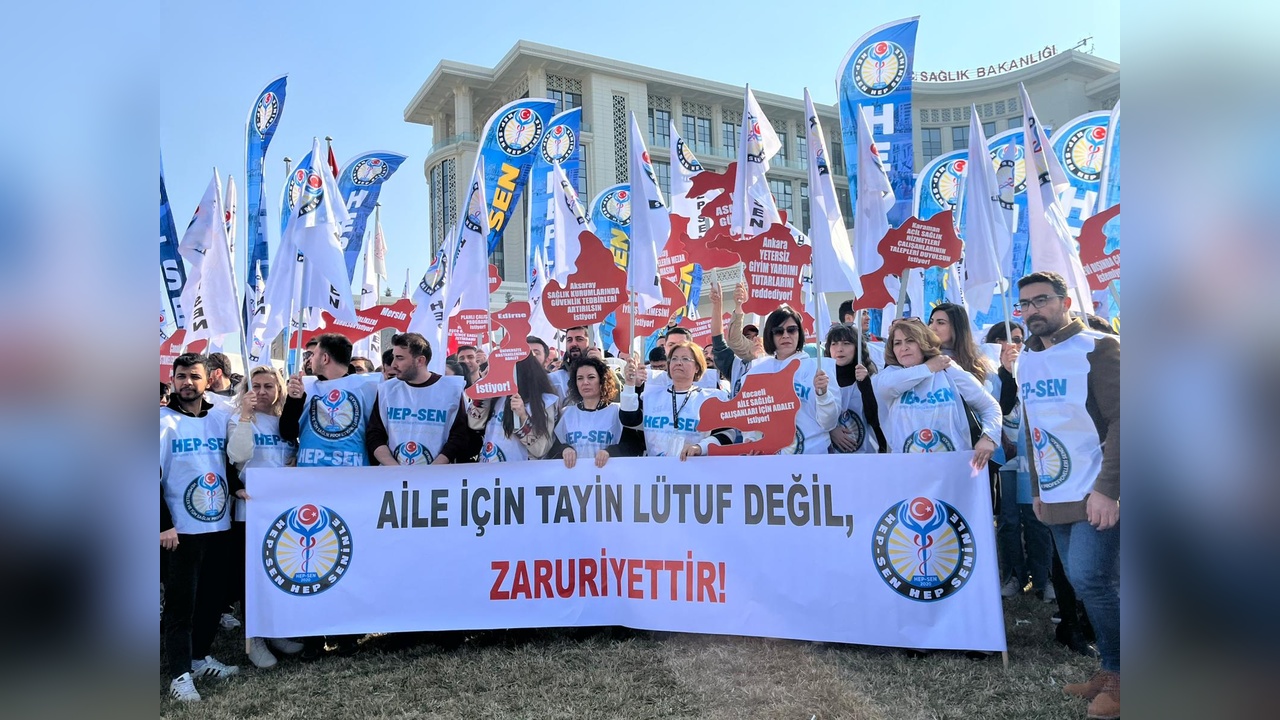 Hep-Sen, Bakanlık ve YÖK Önünde Basın Toplantısı Düzenledi