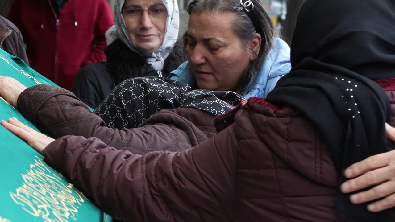 Yenidoğan Çetesi Sanığı İlker Gönen, İstanbul'da Defnedildi
