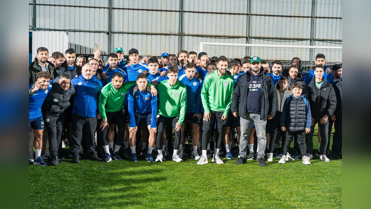 Çaykur Rizespor Taraftarlarıyla Antrenman Öncesi Buluştu