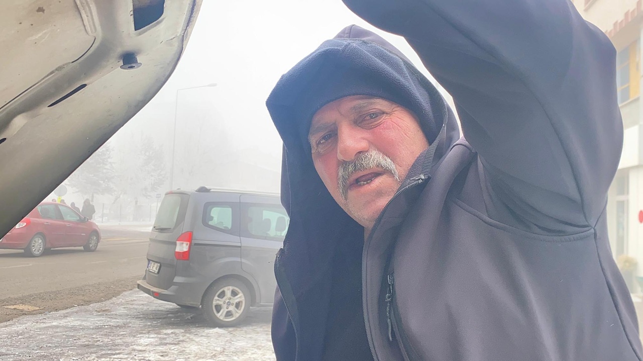 Ardahan'da Soğuk Hava Araçları Dondurdu