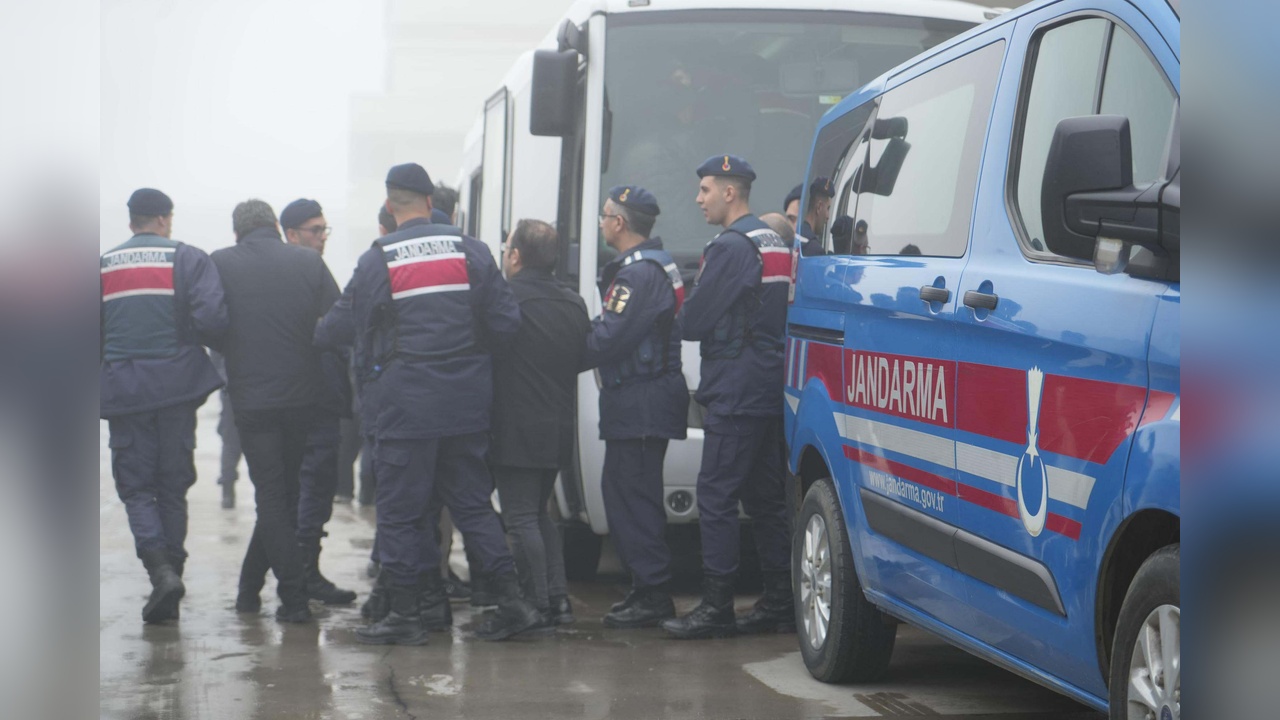 Dolandırıcılık Suç Örgütlerine Yönelik Operasyon: 19 Kişi Tutuklandı