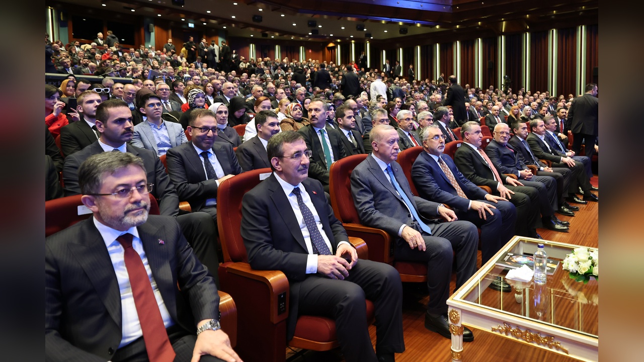 Cumhurbaşkanı Erdoğan, İŞKUR Gençlik Programı ile 1 Milyon Üniversite Öğrencisine Destek Verecek