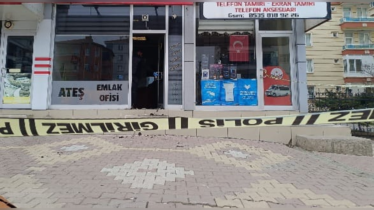 Aile İçi Şiddet: Kardeş ve Yeğeni Bıçaklayan Şahıs Polise Teslim Oldu
