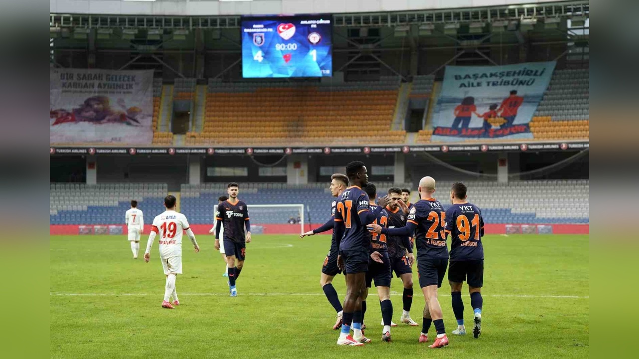 Başakşehir, Ziraat Türkiye Kupası'nda Çorum FK'yı Farklı Geçti