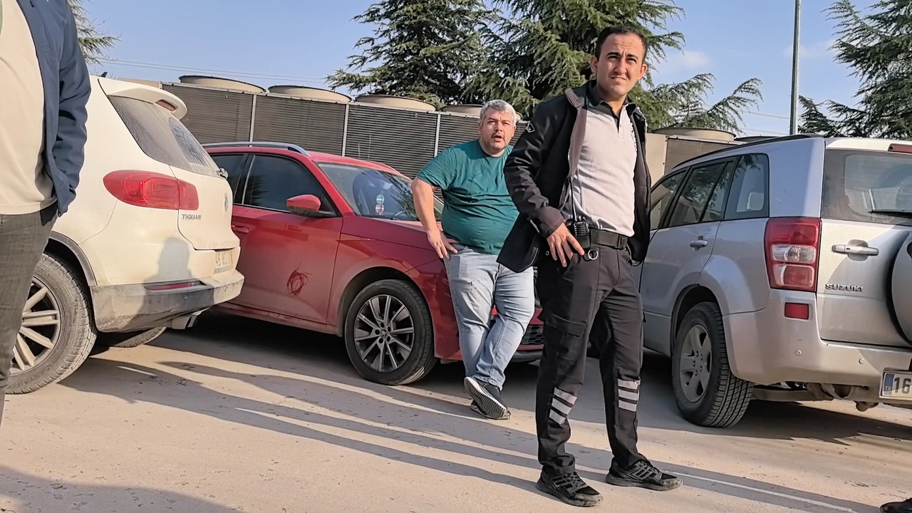 Doktorun Otopark Kavgası: Meslektaşının Burnunu Kırdı, Tutuklandı