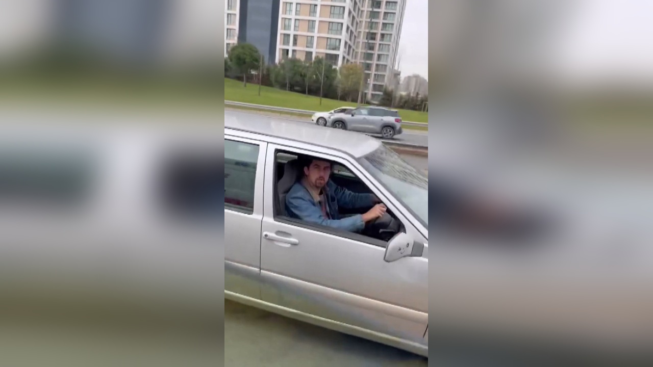 Ambulansa Yol Vermeyen Yabancı Plakalı Araçta Gergin Anlar