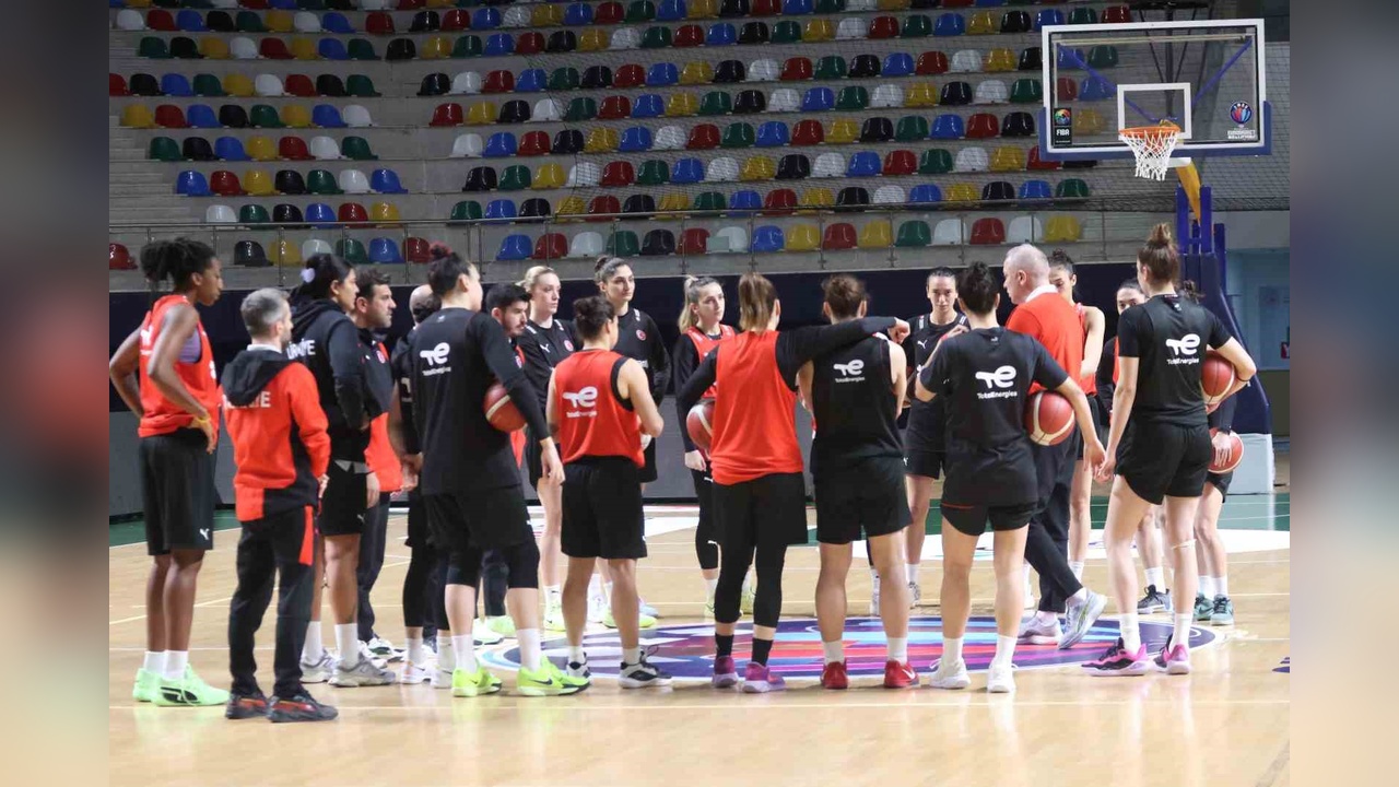 A Milli Kadın Basketbol Takımı, İzlanda Maçına Hazırlıklarını Sürdürüyor