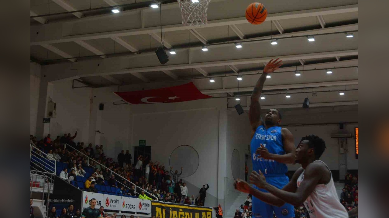 Pallacanestro Reggiana, Aliağa Petkimspor'u Mağlup Etti