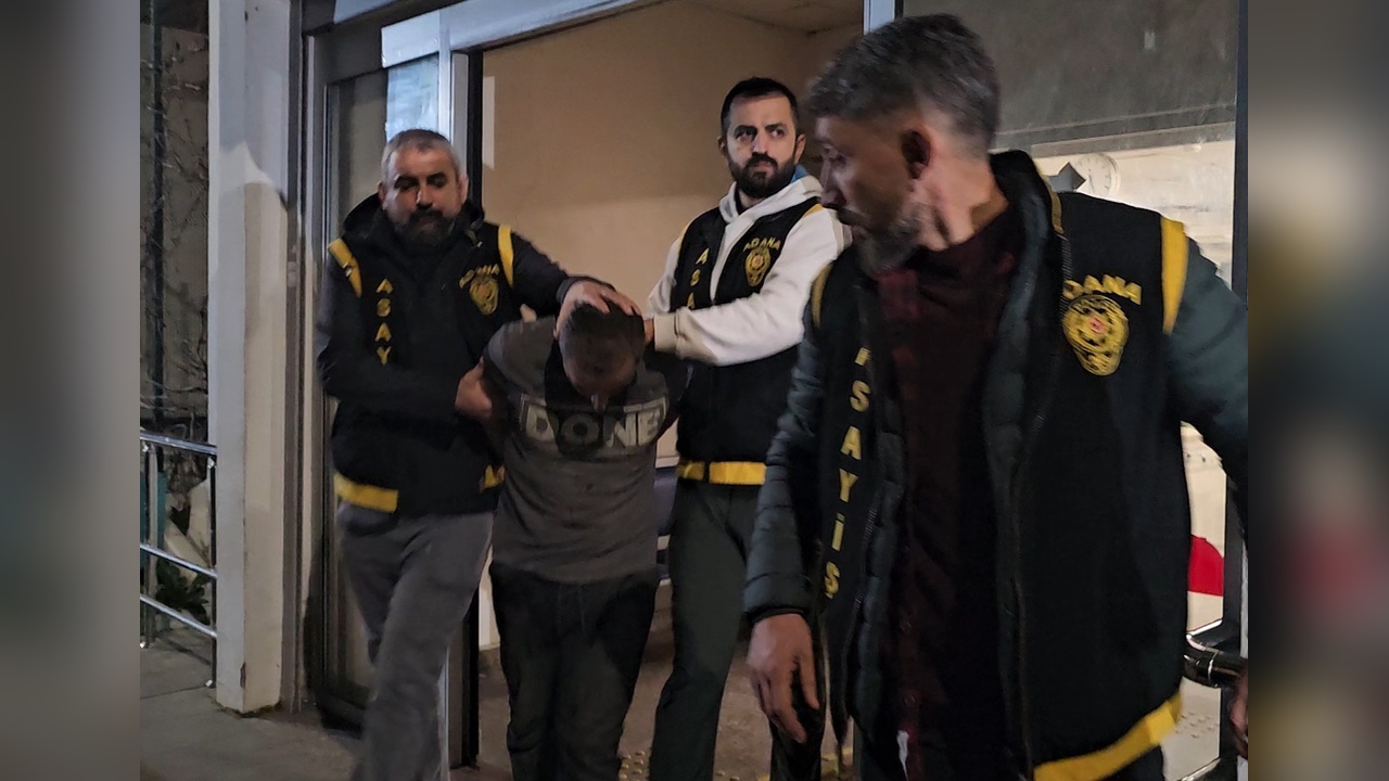 Alışveriş Merkezinde Üç Gün Saklanan Hırsızlık Şüphelisi Yakalandı
