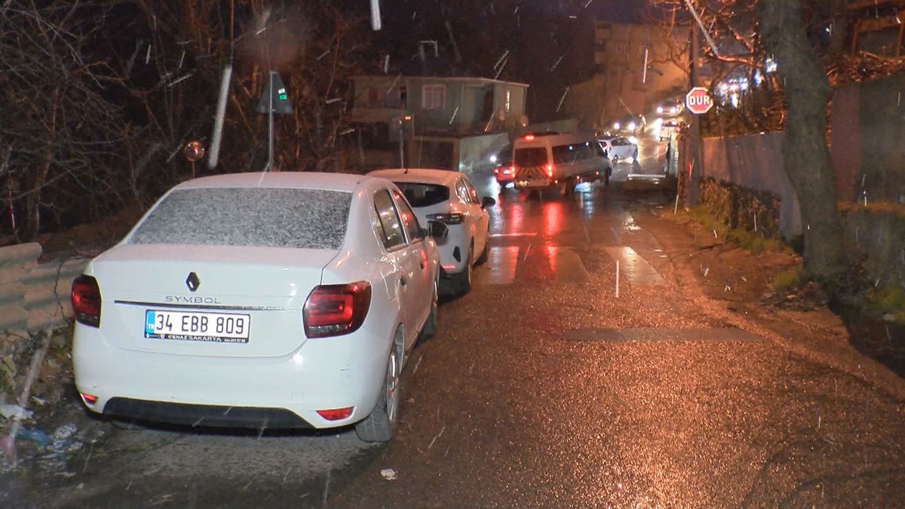İstanbul'da Kar Yağışı Başladı