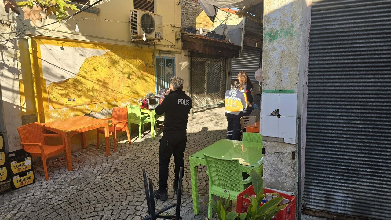 Bir Kişi Sandalyede Ölü Bulundu, Saldırı Anı Güvenlik Kamerasında