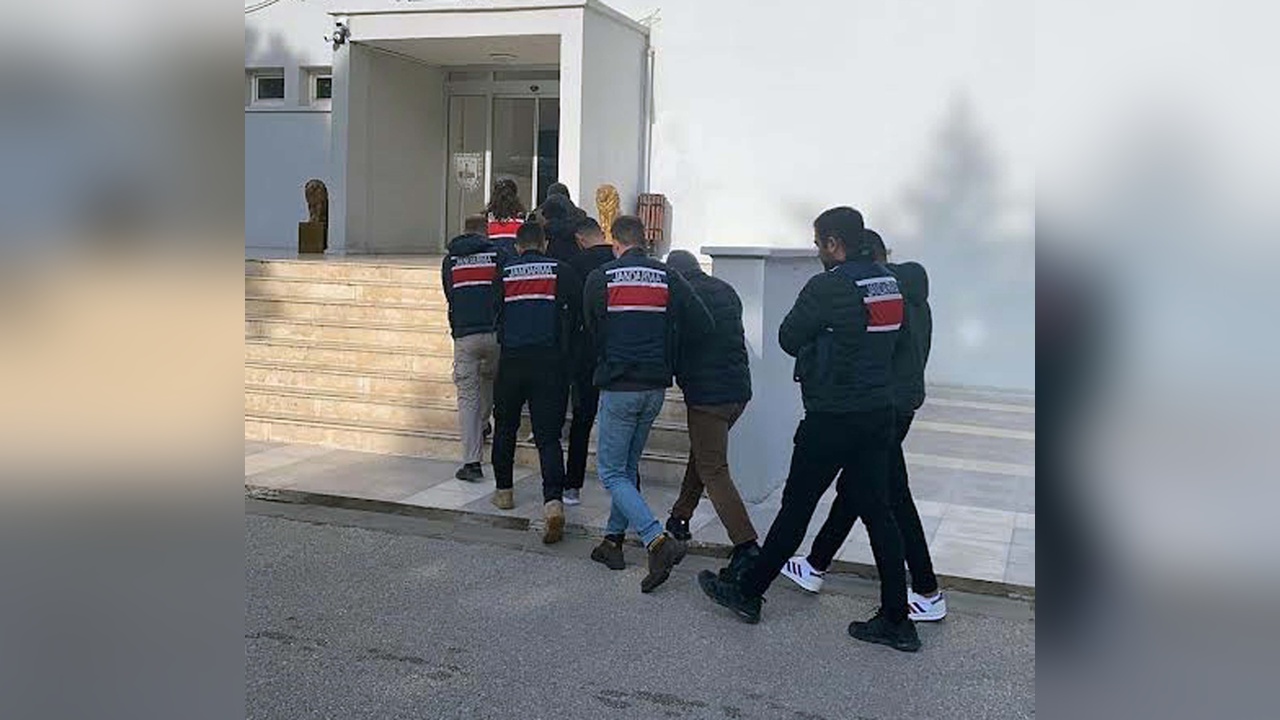 Manisa'da Terör Propagandası Yapan 5 Kişi Gözaltına Alındı