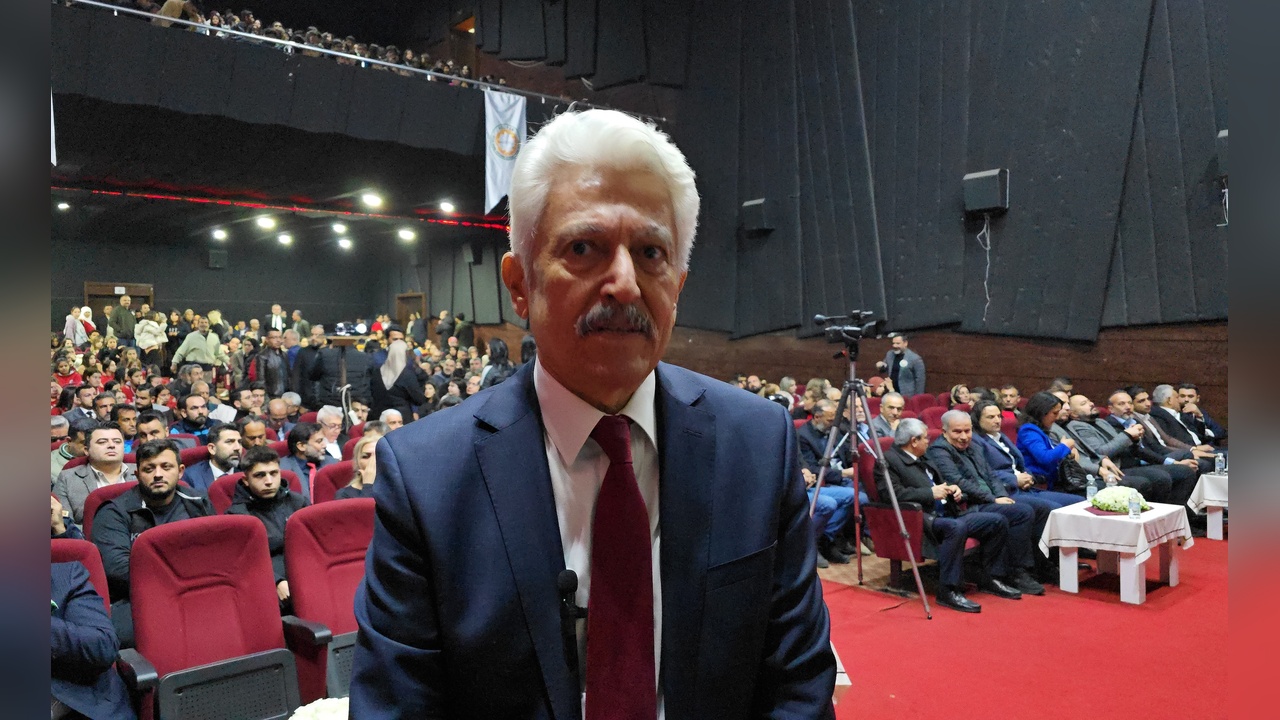 Ege Denizi'nde Depremler Volkanik Faaliyetlerin İşareti Olabilir