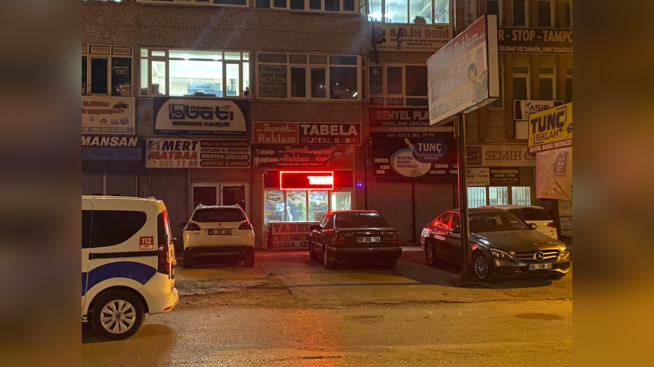 Ankara'da Esnaf Kavgası: 3 Kişi Bıçaklandı