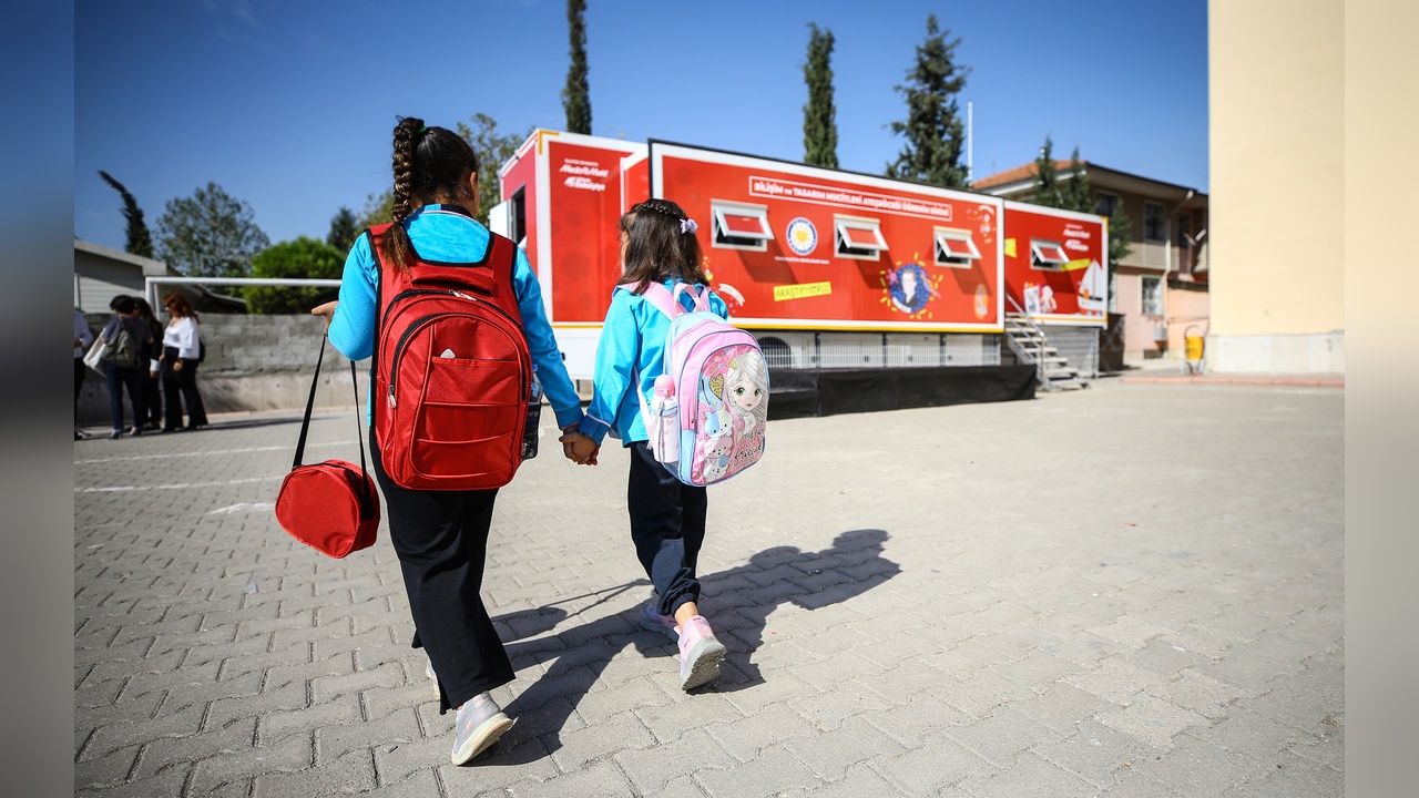 MediaMarkt'ın Öğrenim TIR'ları 5 Bin Çocuğa Eğitim Desteği Sağladı