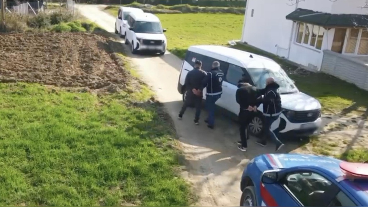 Üç Göçmen Kaçakçısı Tutuklandı