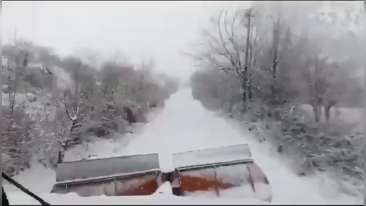 Elazığ'da Kar Yağışı Nedeniyle 172 Köy Yolu Ulaşıma Kapandı