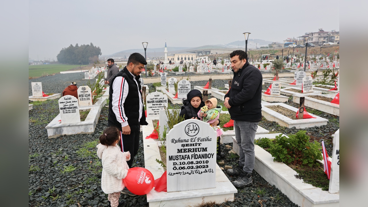 Hatay'da Deprem Anmasında Mezarlıklar Dolu