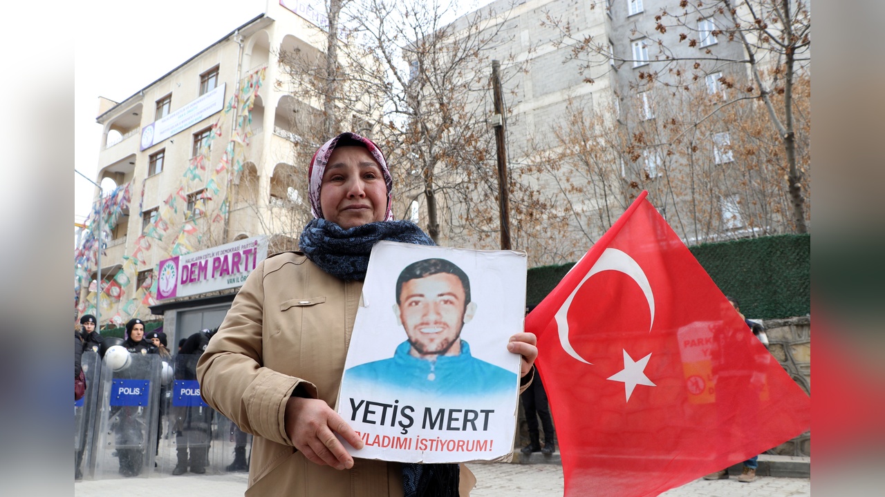 Kaçırılan Oğul İçin Umutlu Bekleyiş: Anne Sesleniyor