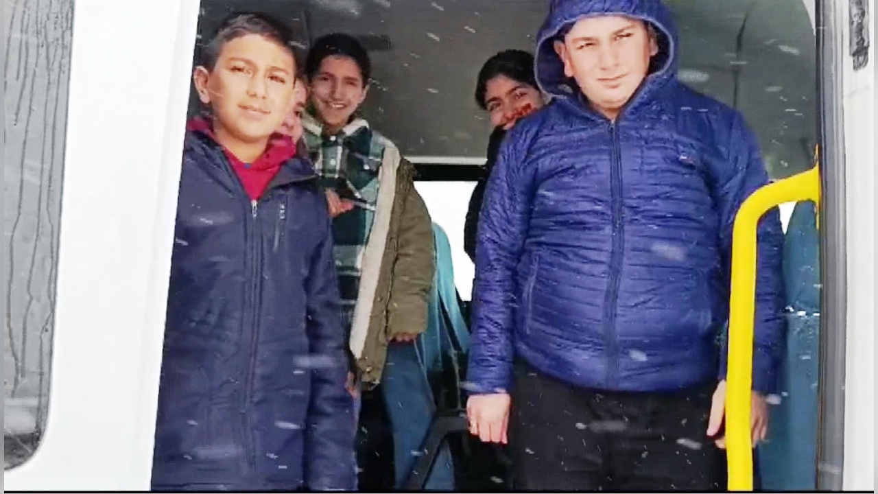 Muş'ta Kar Yağışı Nedeniyle 61 Köy Yolu Kapatıldı, 40 Kişi Kurtarıldı