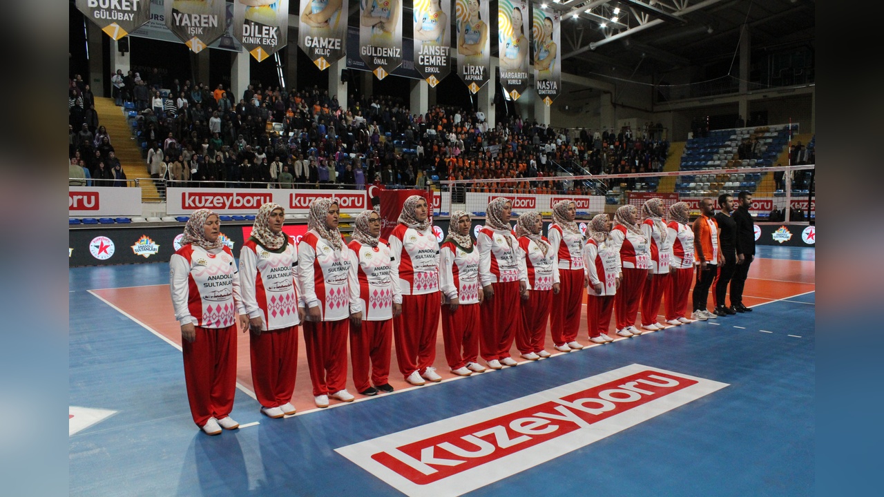 Şalvarlı ve Kuzeyboru Takımları Dostluk Maçında Bir Araya Geldi