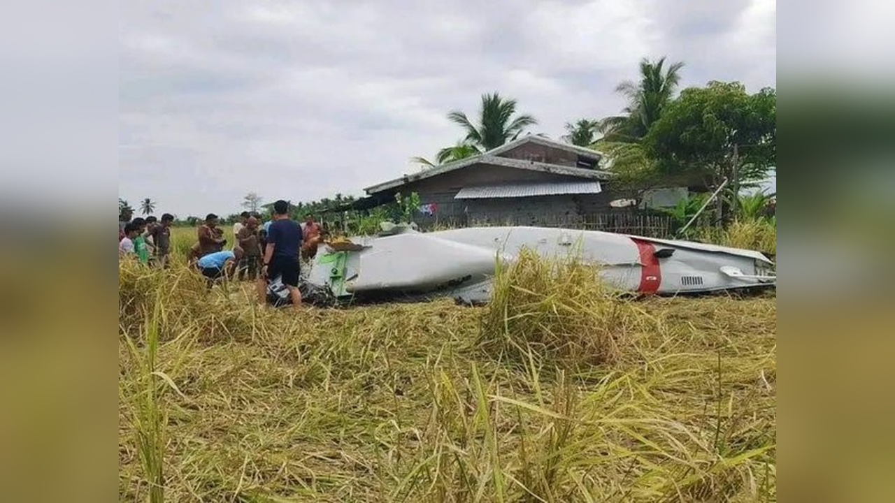 Filipinler'de Küçük Uçak Kazası: Dört Kişi Hayatını Kaybetti
