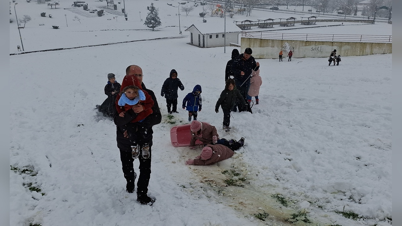 Kar Tatili Coşkusu: Çocuklar Kayak Keyfi Yaşadı
