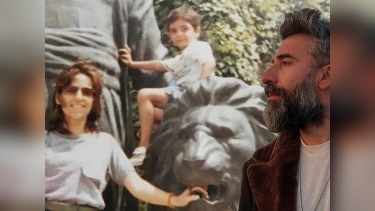 Mert Turak'ın 40 Yılda Değişmeyen Pozu