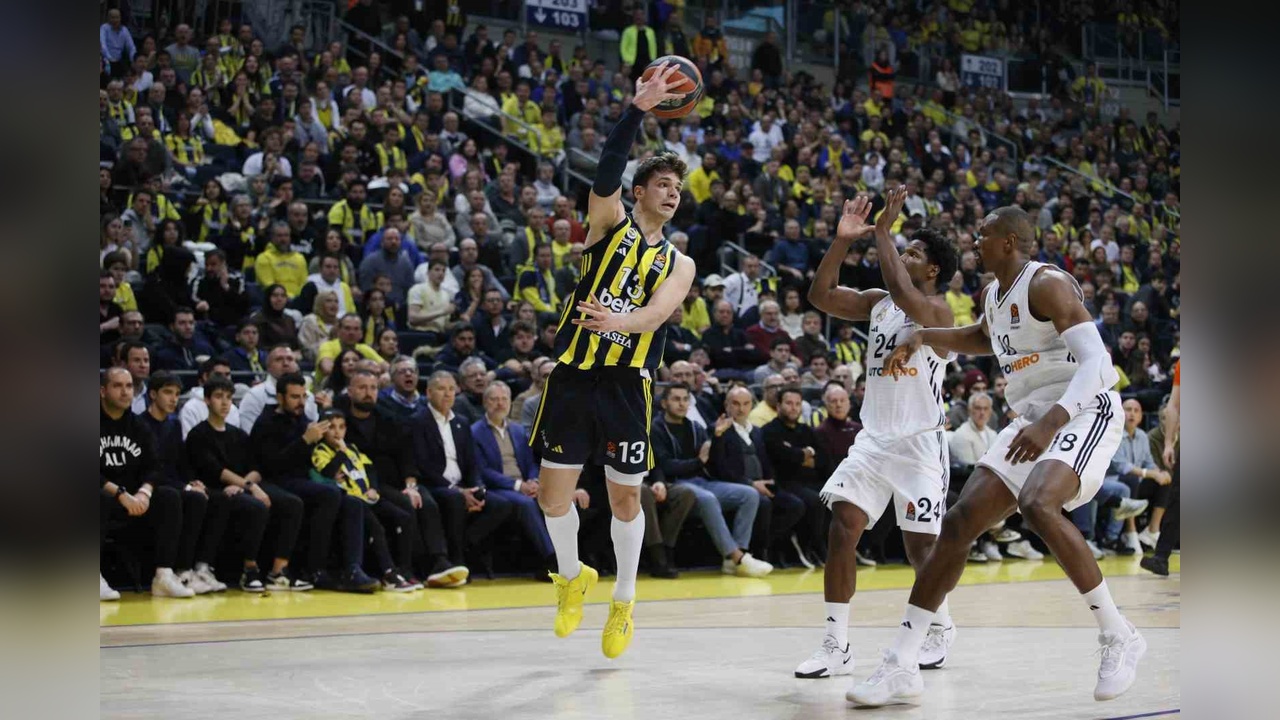 Fenerbahçe, Real Madrid'i Yenerek Euroleague'de Önemli Bir Galibiyet Aldı