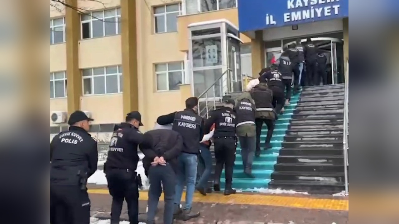 Kayseri'de Uyuşturucu Operasyonu: 5 Kişi Tutuklandı