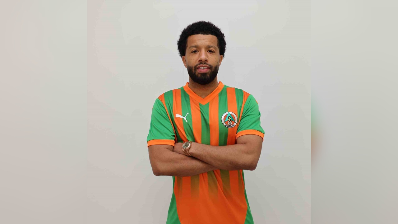 Alanyaspor, Defans ve Orta Sahaya Yeni İsimler Katıyor