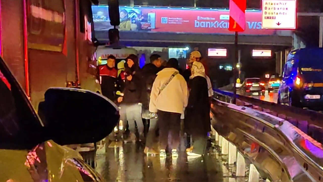 Ataşehir'de Zincirleme Trafik Kazası: Bir Kişi Hayatını Kaybetti