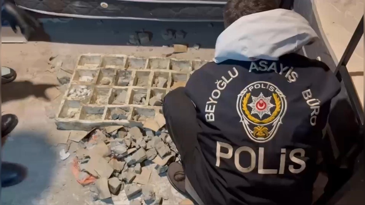 Şişli'de Uyuşturucu Ticareti Operasyonu: Beton Kalıplarından Hap Satışı Yapıldı