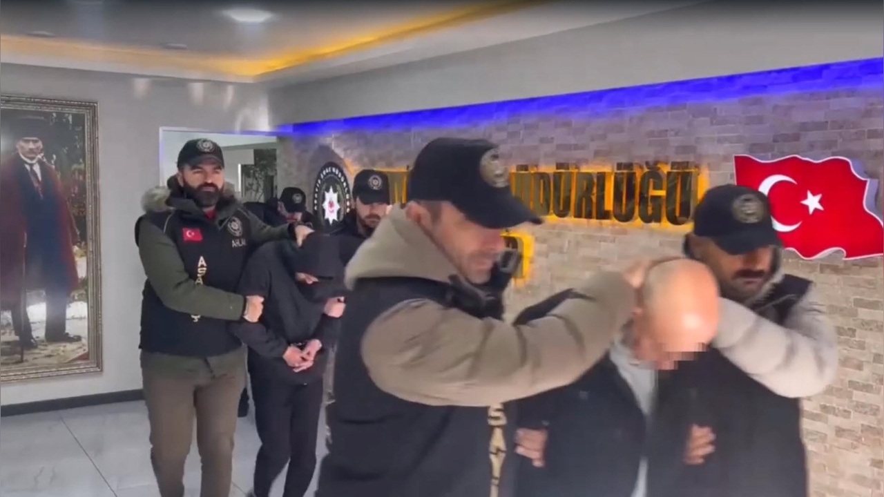 İzmir'de Fuhuş Çetesine Yönelik Operasyon: 7 Kişi Tutuklandı