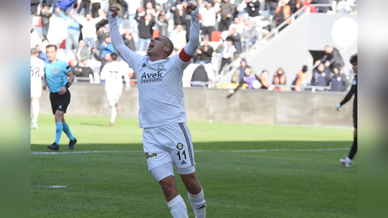 Altay, Beykoz Anadoluspor'u 2-0 Mağlup Etti