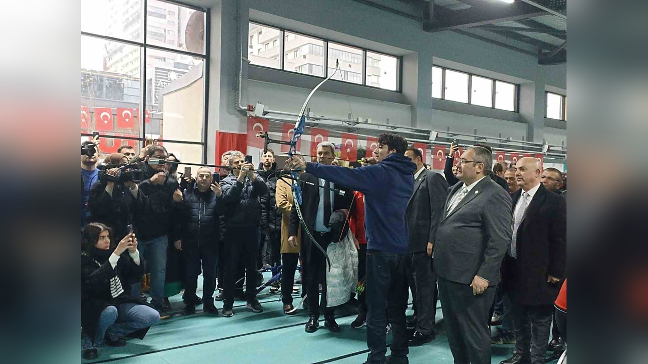 Keçiören'de Cüneyt Arkın Okçuluk Spor Salonu Açıldı