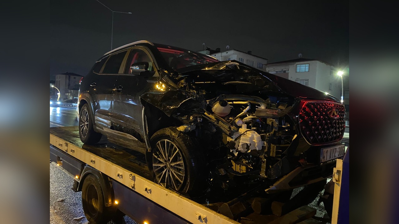 Kocaeli'de Zincirleme Trafik Kazası: Altı Kişi Yaralandı