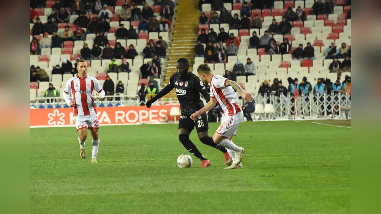 Beşiktaş, Sivasspor'u Deplasmanda Geçti